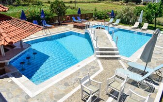 Dias apartments - bazén - letecký zájazd CK Turancar - Kréta, Kavros