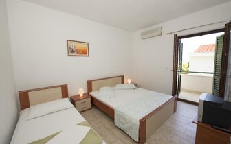 Vila Ivica - apartmány - autobusový zájazd CK Turancar - Chorvátsko - Omiš (Duće)