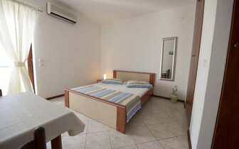 Vila Ivica - apartmány - autobusový zájazd CK Turancar - Chorvátsko - Omiš (Duće)