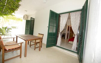 Vila Ivica - terasa - autobusový zájazd CK Turancar - Chorvátsko - Omiš (Duće)