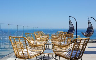 Hotel Archipelagos Residence - posedenie na terase - letecký zájazd CK Turancar - Kréta, Rethymno