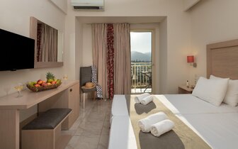 Hotel Marilena - štvorlôžková izba - letecký zájazd CK Turancar - Kréta, Amoudara