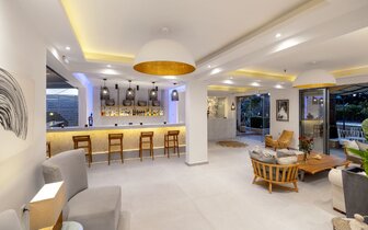 Hotel La Stella - bar - letecký zájazd CK Turancar - Kréta, Platanias