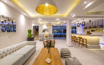 Hotel La Stella - bar - letecký zájazd CK Turancar - Kréta, Platanias