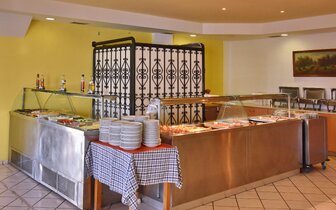 Club Lyda - bufetové stoly - letecký zájazd CK Turancar - Kréta, Gouves