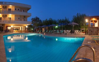 Hotel Dimitra - bazén - letecký zájazd CK Turancar - Kréta, Kokkini Hani