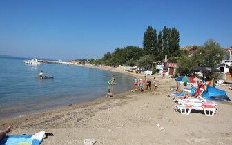 Jacob a Nediljko - pláž - autobusový zájazd CK Turancar - Chorvátsko - Omiš (Duće)