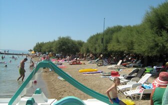 Jacob a Nediljko - pláž - autobusový zájazd CK Turancar - Chorvátsko - Omiš (Duće)