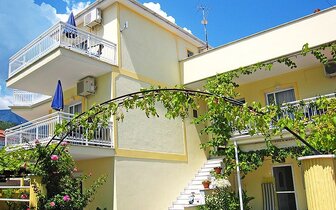 Apartmánový dom Ilion - exteriér - autobusový zájazd CK Turancar - Grécko, Thasos, Skala Potamias Apartmánový dom Ilion - exteriér - autobusový zájazd CK Turancar - Grécko, Thasos, Skala Potamias
