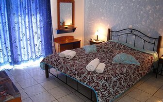 Apartmánový dom Ilion - izba - autobusový zájazd CK Turancar - Grécko, Thasos, Skala Potamias Apartmánový dom Ilion - izba - autobusový zájazd CK Turancar - Grécko, Thasos, Skala Potamias