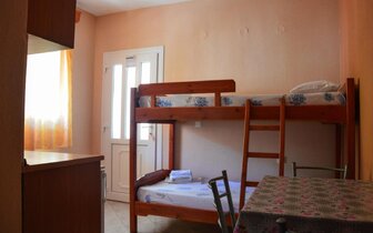 Apartmánový dom Vergina - izba - autobusový zájazd CK Turancar -  Grécko, Thasos, Skala Potamias Apartmánový dom Vergina - izba - autobusový zájazd CK Turancar -  Grécko, Thasos, Skala Potamias
