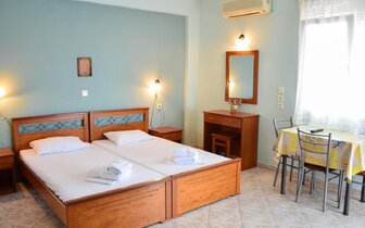 Apartmánový dom Vergina - izba - autobusový zájazd CK Turancar -  Grécko, Thasos, Skala Potamias Apartmánový dom Vergina - izba - autobusový zájazd CK Turancar -  Grécko, Thasos, Skala Potamias
