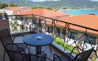 Apartmánový dom Vergina - výhľad - autobusový zájazd CK Turancar - Grécko, Thasos, Skala Potamias Apartmánový dom Vergina - výhľad - autobusový zájazd CK Turancar - Grécko, Thasos, Skala Potamias