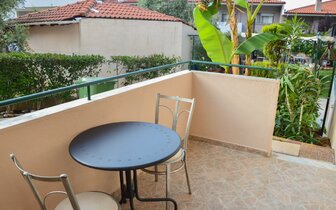 Apartmánový dom Vergina - balkón - autobusový zájazd CK Turancar - Grécko, Thasos, Skala Potamias Apartmánový dom Vergina - balkón - autobusový zájazd CK Turancar - Grécko, Thasos, Skala Potamias