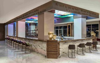 Delphin Be Grand Resort - bar - letecký zájazd CK Turancar - Turecko, Lara