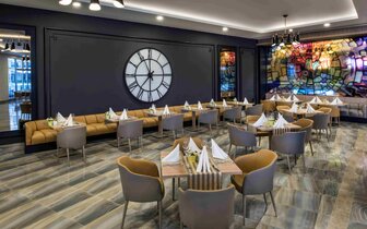 Delphin Be Grand Resort - hlavná reštaurácia - letecký zájazd CK Turancar - Turecko, Lara