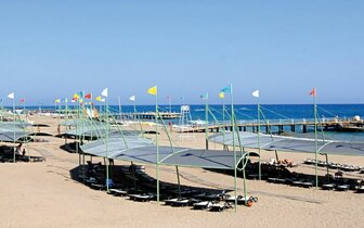 Delphin Be Grand Resort - pláž - letecký zájazd CK Turancar - Turecko, Lara