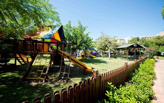 Limak Arcadia Resort - ihrisko - letecký zájazd CK Turancar - Turecko, Belek 