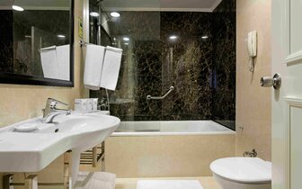 Limak Atlantis De Luxe Resort - kúpelňa - letecký zájazd CK Turancar - Turecko, Belek