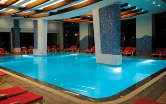 Vonresort Golden Coast - vnútorný bazén - letecký zájazd CK Turancar - Turecko, Colakli