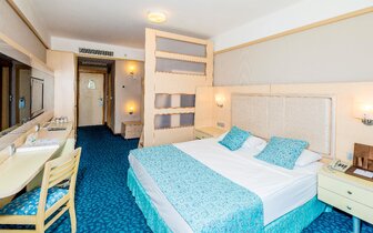 Von Resort Golden Coast - rodinná izba s poschodovou posteľou - letecký zájazd CK Turancar - Turecko, Colakli