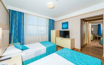 Von Resort Golden Coast - dvojspálňová rodinná izba - letecký zájazd CK Turancar - Turecko, Colakli