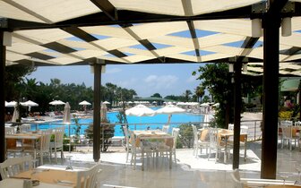 Vonresort Elite - terasa - letecký zájazd CK Turancar - Turecko, Colakli