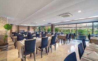 Orfeus Park Hotel - hlavná reštaurácia - letecký zájazd CK Turancar - Turecko, Colakli