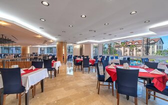Orfeus Park Hotel - hlavná reštaurácia - letecký zájazd CK Turancar - Turecko, Colakli