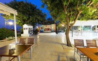 Anitas Beach - terasa - letecký zájazd CK Turancar - Turecko, Konakli