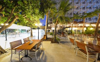 Anitas Beach - terasa - letecký zájazd CK Turancar - Turecko, Konakli