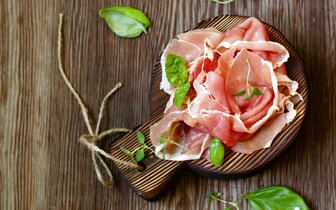 Poznávacie zájazdy CK Turancar, Taliansko na tanieri, Parma, Parmská šunka Poznávacie zájazdy CK Turancar, Taliansko na tanieri, Parma, Parmská šunka