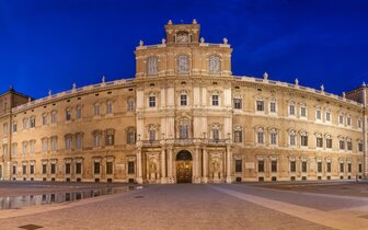 Poznávacie zájazdy CK Turancar, Taliansko na tanieri, Ducal Palace, Modena Poznávacie zájazdy CK Turancar, Taliansko na tanieri, Ducal Palace, Modena
