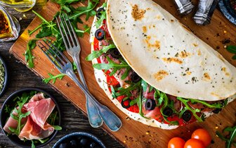 Poznávacie zájazdy CK Turancar, Taliansko na tanieri, piadina Poznávacie zájazdy CK Turancar, Taliansko na tanieri, piadina