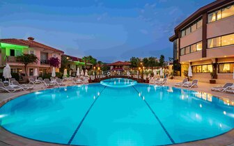 Club Dizalya Hotel - bazén - letecký zájazd CK Turancar - Turecko, Konakli