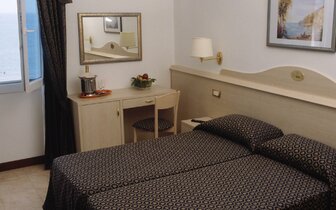 Hotel Caravelle v Lido di Jesolo, pobytové zájazdy autobusovou a individuálnou dopravou CK TURANCAR