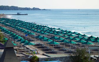 Hotel Esperos Mare - pláž - letecký zájazd CK Turancar - Faliraki, Rodos Hotel Esperos Mare - pláž - letecký zájazd CK Turancar - Faliraki, Rodos