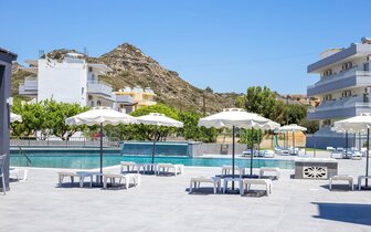 Hotel Tsampika - bazén - letecký zájazd CK Turancar - Faliraki, Rodos Hotel Tsampika - bazén - letecký zájazd CK Turancar - Faliraki, Rodos