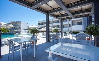 Hotel Tsampika - bar - letecký zájazd CK Turancar - Faliraki, Rodos Hotel Tsampika - bar - letecký zájazd CK Turancar - Faliraki, Rodos