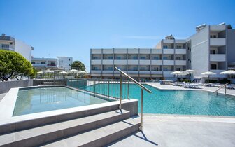Hotel Tsampika - bazén - letecký zájazd CK Turancar - Faliraki, Rodos Hotel Tsampika - bazén - letecký zájazd CK Turancar - Faliraki, Rodos