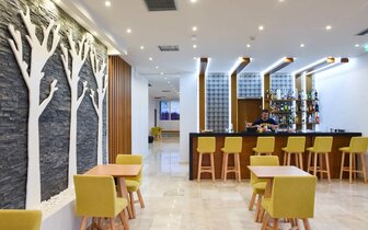 Hotel Tsampika - bar - letecký zájazd CK Turancar - Faliraki, Rodos Hotel Tsampika - bar - letecký zájazd CK Turancar - Faliraki, Rodos