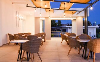 Hotel Tsampika - bar - letecký zájazd CK Turancar - Faliraki, Rodos Hotel Tsampika - bar - letecký zájazd CK Turancar - Faliraki, Rodos