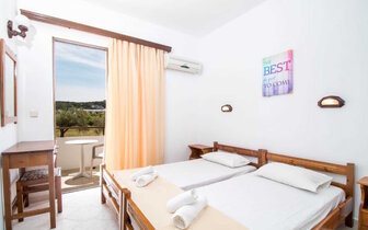 Hotel Nikos - izba - letecký zájazd CK Turancar - Faliraki, Rodos