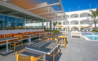 Hotel Orion - pool bar - letecký zájazd CK Turancar (Rodos, Faliraki)