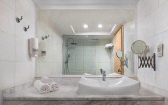 Hotel Kresten Palace - kúpelňa - letecký zájazd CK Turancar - Faliraki, Rodos