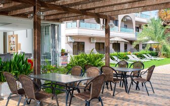 Hotel Rose - pool bar - letecký zájazd CK Turancar - Kallithea, Rodos