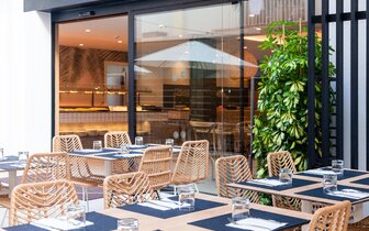 DWO Les Palmeres - terasa reštaurácie - letecký zájazd CK Turancar - Španielsko, Calella