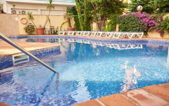 DWO Les Palmeres - bazén - letecký zájazd CK Turancar - Španielsko, Calella