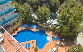 DWO Les Palmeres - bazén - letecký zájazd CK Turancar - Španielsko, Calella