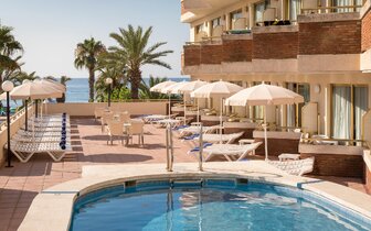 Royal Sun - slnečná terasa - letecký zájazd CK Turancar - Španielsko, Santa Susanna